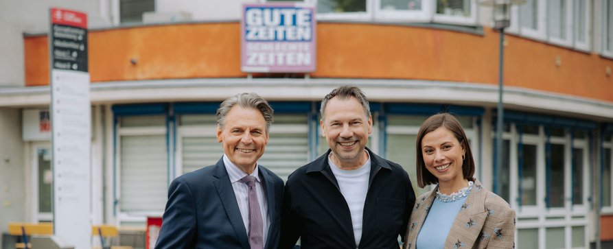 „GZSZ“: Bestsellerautor übernimmt Gastrolle in RTL-Dauerbrenner – Prominenter Neuzugang in Storyline rund um Jo Gerner eingespannt – Bild: RTL/Anna Riedel „GZSZ“: Bestsellerautor übernimmt Gastrolle in RTL-Dauerbrenner – Prominenter Neuzugang in Storyline rund um Jo Gerner eingespannt – Bild: RTL/Anna Riedel
