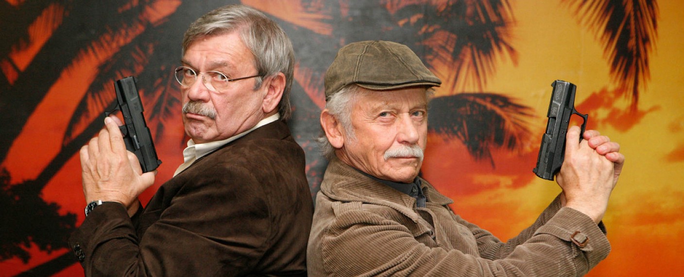 „Rentnercops“: ARD dreht neue Folgen der Vorabendserie – Helene Grass verstärkt als Gerichtsmedizinerin das Team – Bild: ARD/​Kai Schulz