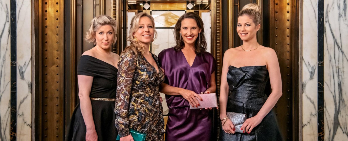 „Vorstadtweiber“: Starttermin für finale Staffel steht fest – ORF-Hitserie mit Nina Proll, Maria Köstlinger und Co. geht in die letzte Runde – Bild: ORF/​Thomas Ramstorfer