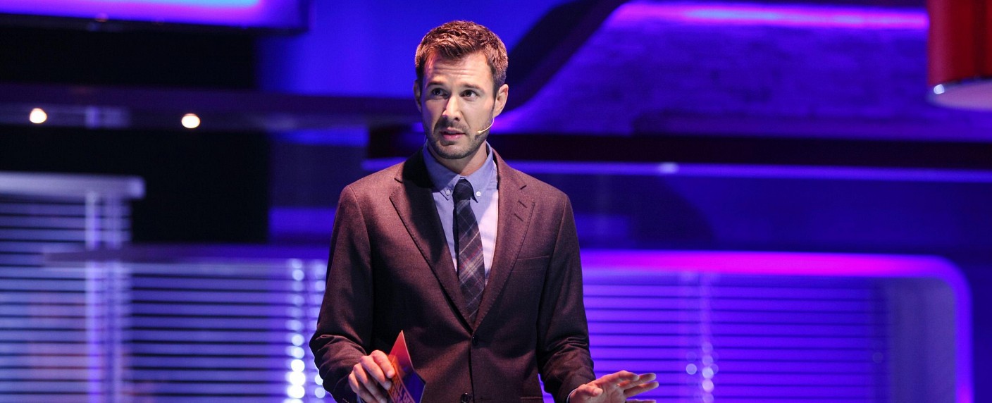 „Science of Stupid“: NatGeo startet Doku-Reihe mit Jochen Schropp – Experimente der Kategorie „Bitte nicht nachmachen!“ – Bild: VOX/​Frank W. Hempel