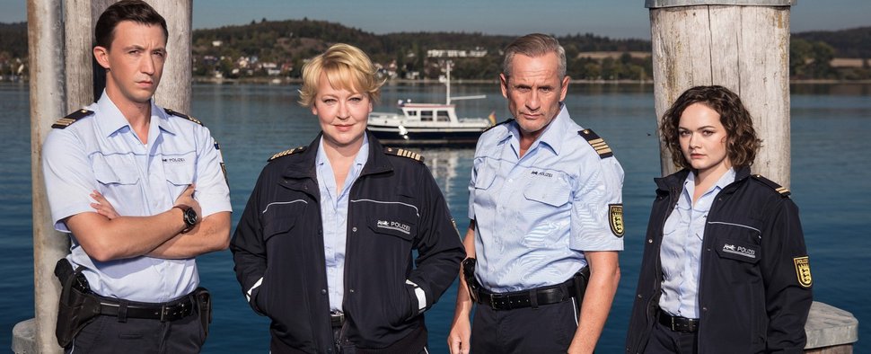 „WaPo Bodensee“: Simon Werdelis, Floriane Daniel, Tim Wilde und Wendy Güntensperger (v.l.n.r.) – Bild: ARD/Markus Nass