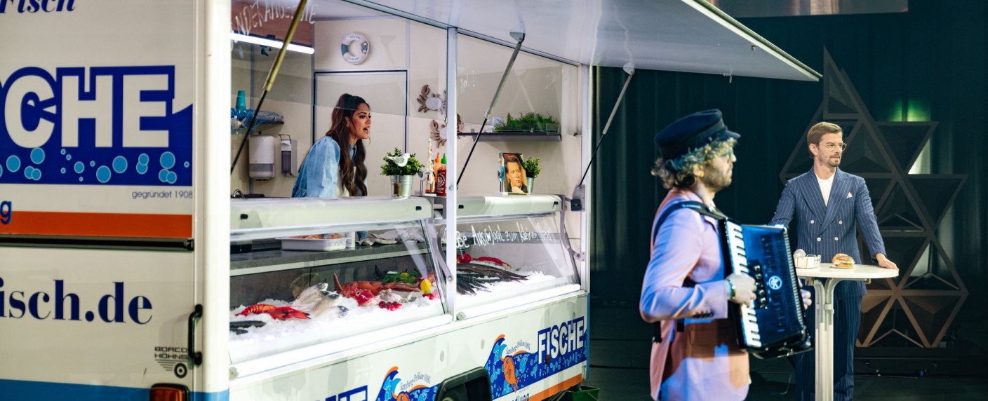 Quoten: Bärenstarkes „Wer stiehlt mir die Show?“ lässt „Pocher & Papa“ keine Chance – Doppelpack von „In aller Freundschaft“ beim Gesamtpublikum unantastbar – Bild: ProSieben/​Timmy Hargesheimer