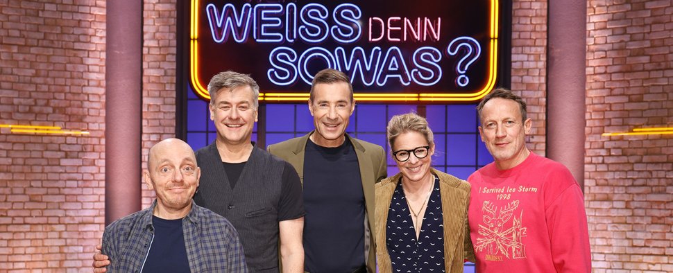 „Wer weiß denn sowas?“ am 6. Mai 2026 mit Marcus Mittermeier (2. v. l.) und Bernadette Heerwagen (2. v. r.) – Bild: ARD/NDR/UFA Show & Factual/Morris Mac Matzen