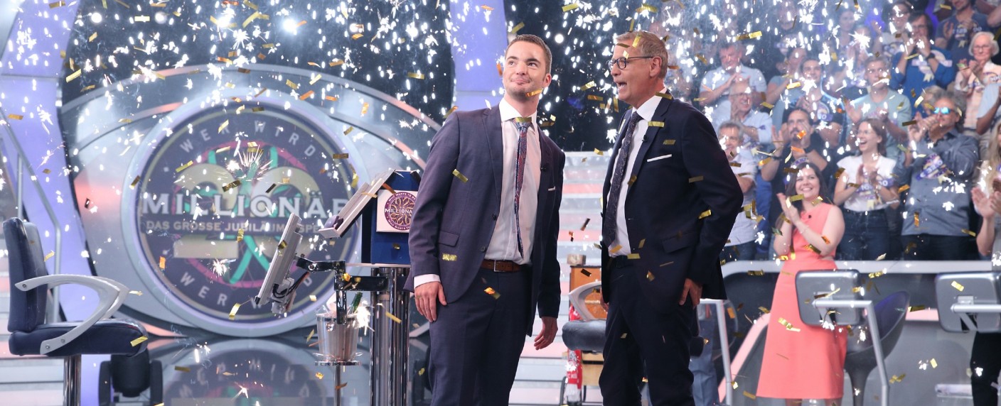 Quoten: „WWM“-Jubiläum siegt haushoch, auch „Fack ju Göhte 2“ punktet – ZDF-Thriller und „Hot oder Schrott“-Marathon überzeugen – Bild: TVNOW/​Frank Hempel