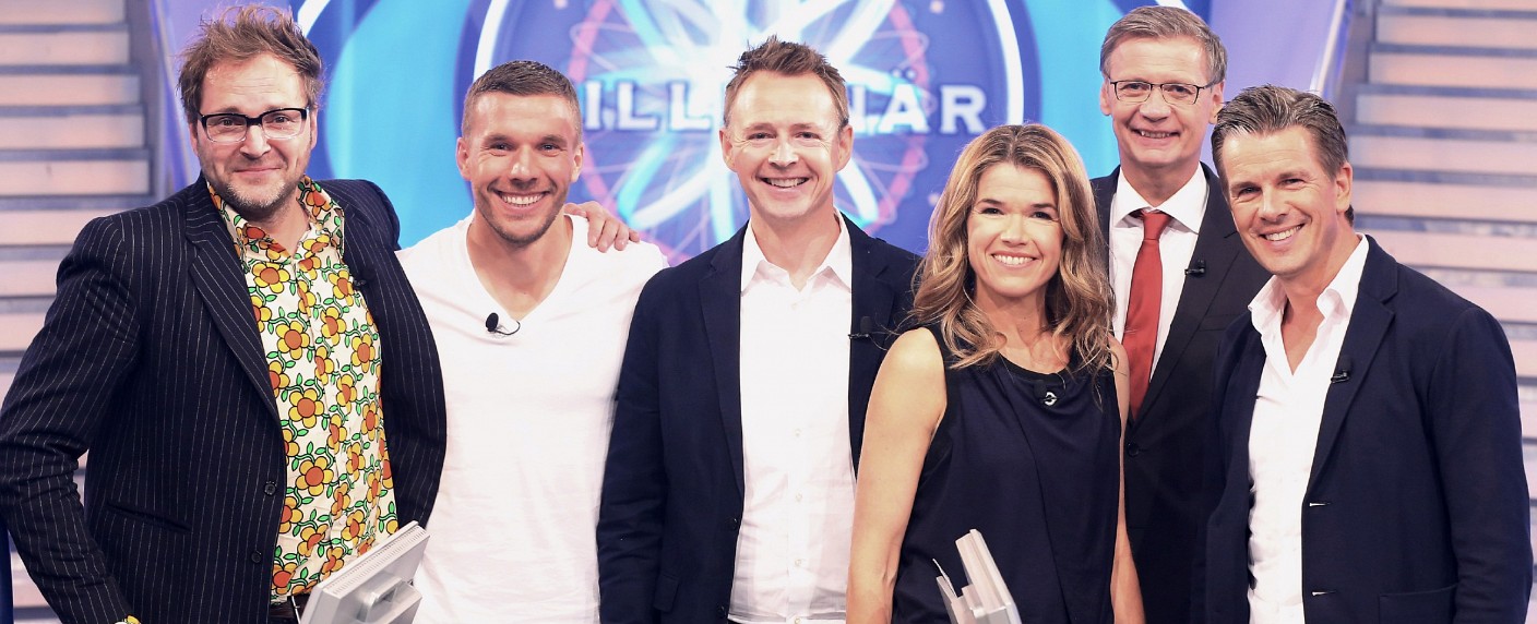 Lukas Podolski auch beim nächsten „Wer wird Millionär?“-Promi-Special dabei – Lanz, Engelke und Panzer bei Jauch – Bild: RTL/​Stefan Gregorowius