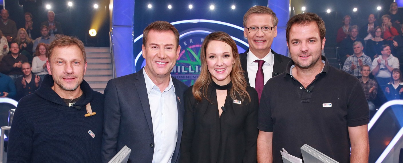 „Wer wird Millionär?“: Gäste für nächstes Promi-Special bekannt – Carolin Kebekus, Martin Rütter und Jens Riewa spielen für den guten Zweck – Bild: RTL/​Stefan Gregorowius