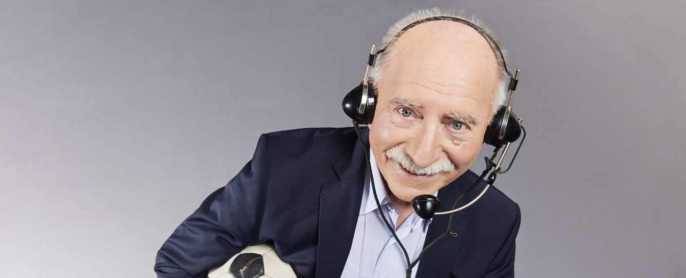 „Promi Big Brother“: Sportreporter Werner Hansch wird ältester Bewohner – Sat.1 gibt die restlichen vier Kandidaten bekannt – Bild: Sat.1/​Marc Rehbeck