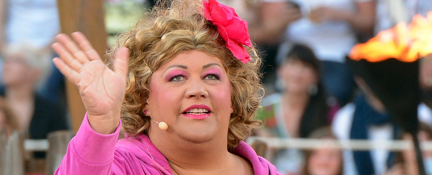 „Wetten, dass..?“: Cindy aus Marzahn bestätigt Ausstieg – Komikerin hat für die nächste Staffel keine Zeit – Bild: ZDF/​Sascha Baumann