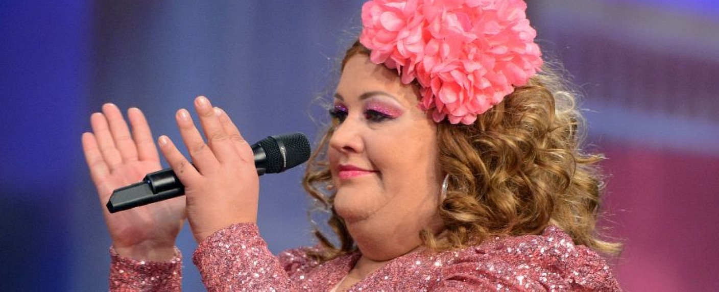 Seitenwechsel: Cindy aus Marzahn wird zum Sat.1-Sendergesicht – Entertainerin unterschreibt „exklusiven“ Drei-Jahres-Vertrag – Bild: ZDF/​Sascha Baumann