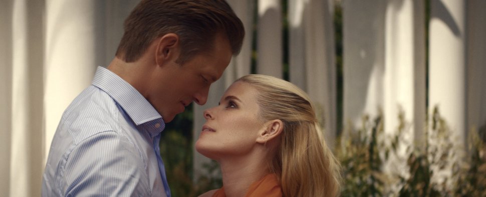 Wie intakt war die Ehe von Robert (Joel Kinnaman) und Mordopfer Nancy (Kate Mara)? – Bild: Apple TV