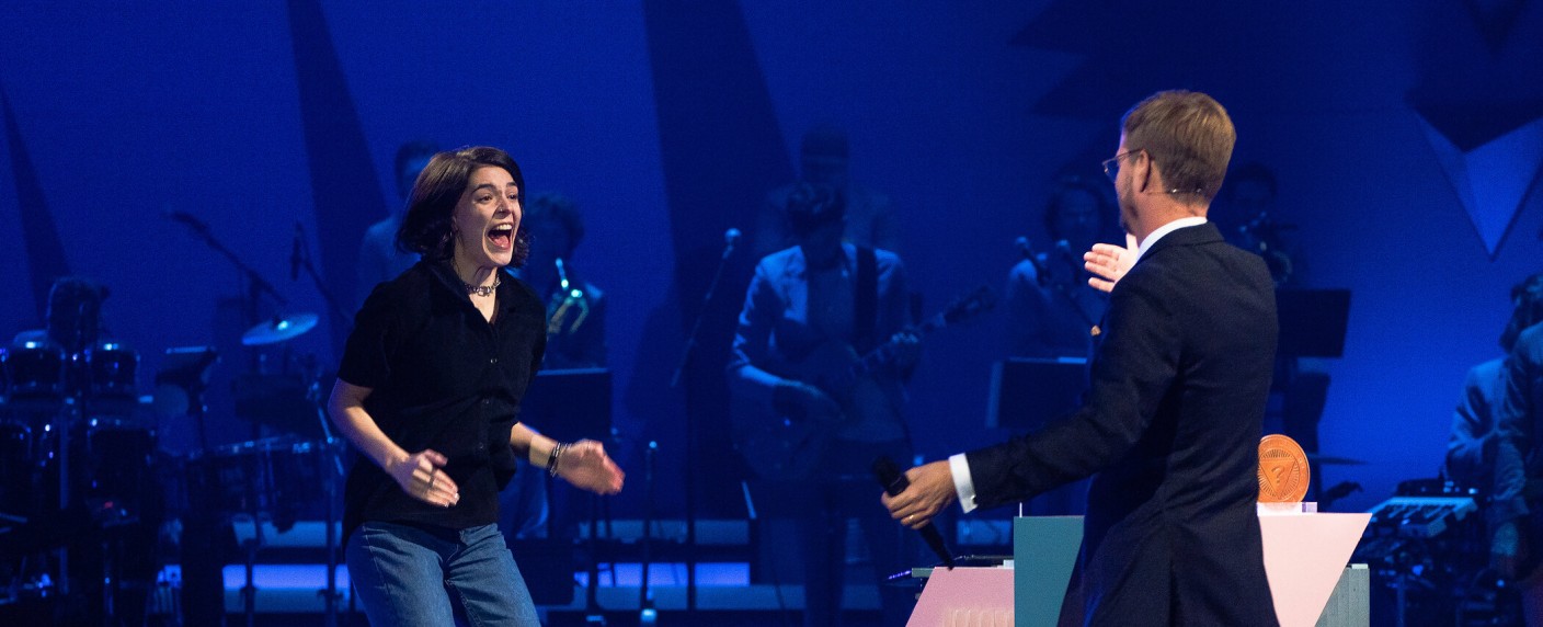 Quoten: Starker Staffelauftakt von „Wer stiehlt mir die Show?“, Tim Mälzers „Kitchen Impossible“ hält dagegen – ARD-Krimi „Polizeiruf 110“ beim Gesamtpublikum vorne – Bild: ProSieben/​Weiya Yeung