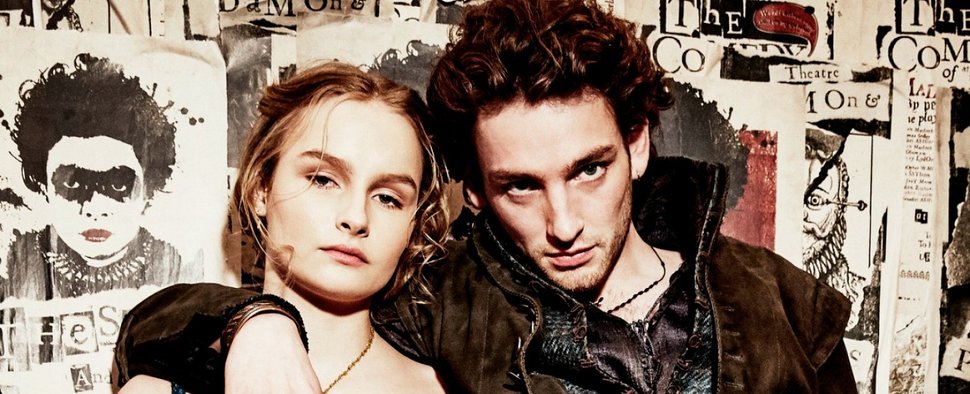 „Will“: Shakespeare (Laurie Davidson, r.) mit seiner Muse Alice Burbage (Olivia DeJonge) – Bild: TM & © Turner Entertainment Networks, Inc. A Time Warner Company