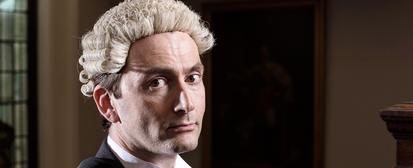 VOX zeigt die britische Mini-Serie „The Escape Artist“ – Dreiteiler wird an einem Abend ausgestrahlt – Bild: VOX/​Endor Productions