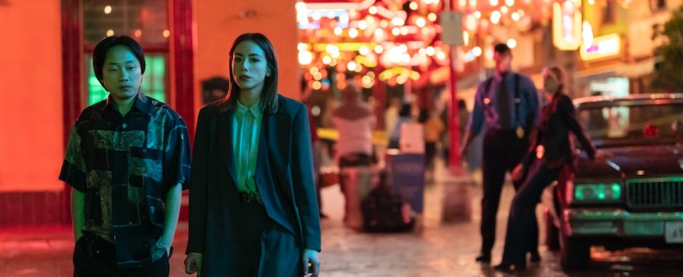 „Interior Chinatown“: Neue Serie mit Chloe Bennet („Marvel’s Agents of S.H.I.E.L.D“) erhält Termin für Deutschlandpremiere – Trailer zur Adaption von prämierter Romanvorlage veröffentlicht – Bild: Hulu