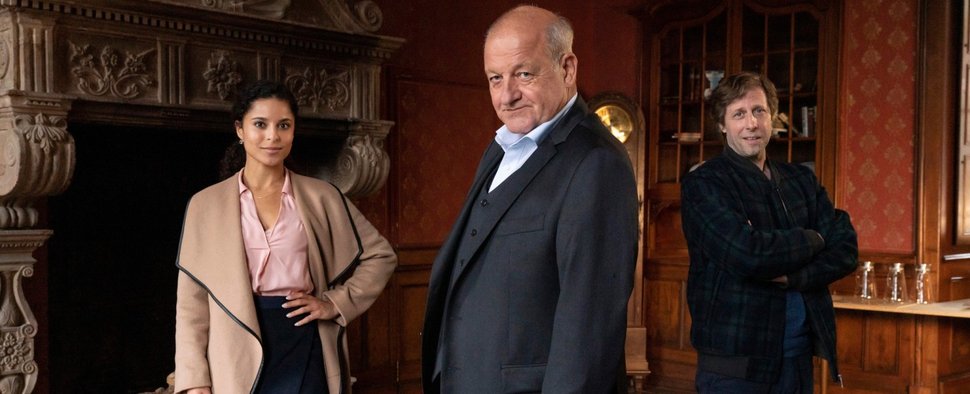 „Wilsberg“: Dr. Tessa Tilker (Patricia Meeden), Georg Wilsberg (Leonard Lansink) und Ekki Talkötter (Oliver Korittke) – Bild: ZDF/Thomas Kost