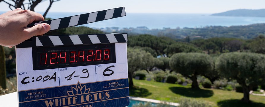 [UPDATE] „The White Lotus“: Hauptdarstellerin verlässt überraschend Dreharbeiten zu Staffel 4 der HBO-Hitserie – Großes Kulturereignis wird Teil der in Frankreich gedrehten Handlung – Bild: HBO