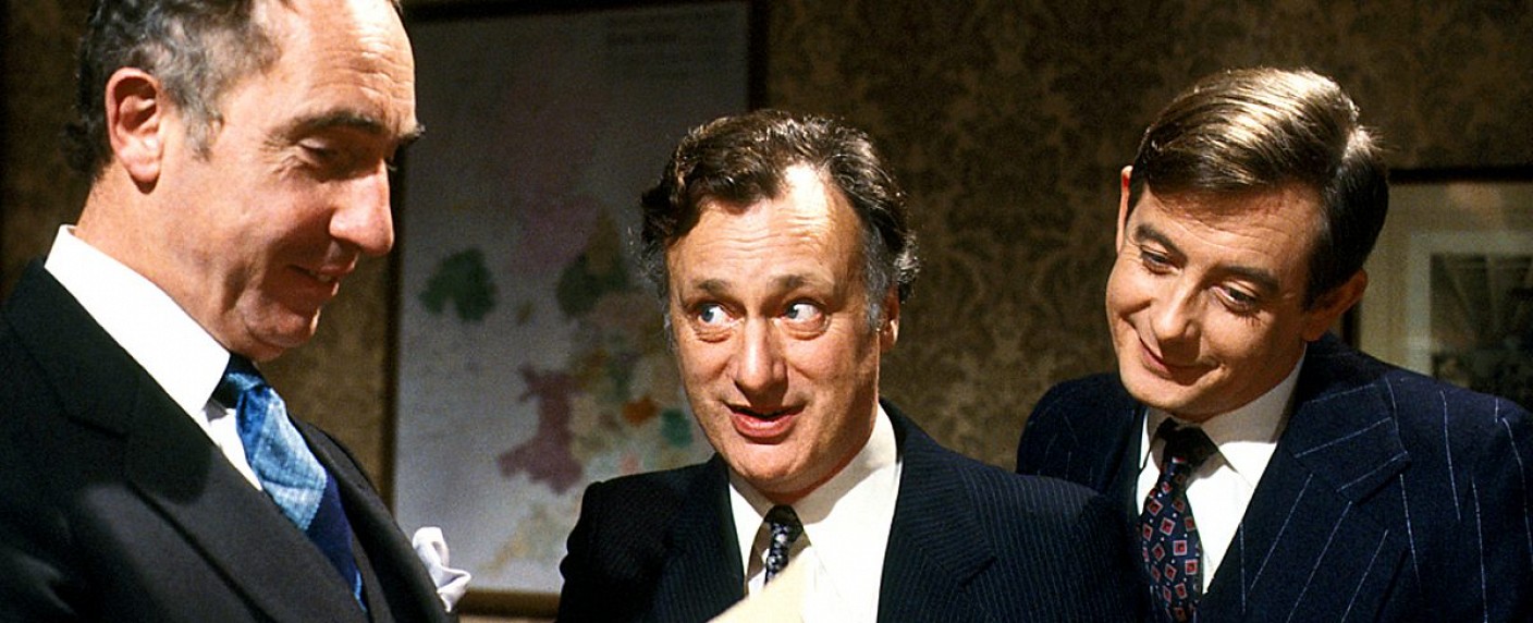 „Yes Minister“: ARD-alpha wiederholt BBC-Sitcomklassiker – Erste Ausstrahlung im deutschen Fernsehen seit 1990 – Bild: BBC