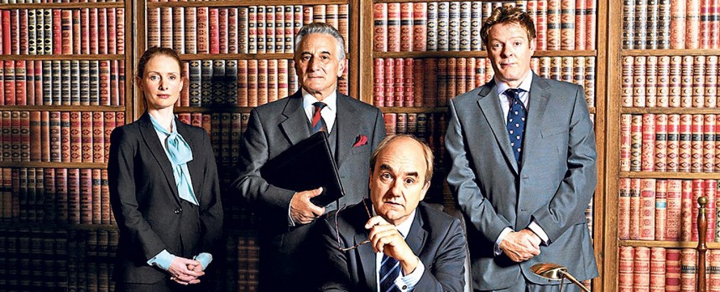 „Yes, Prime Minister“: ARD-alpha zeigt auch Neuauflage von 2013 – Deutsche Erstausstrahlung ab März zu früher Stunde – Bild: Gold Television