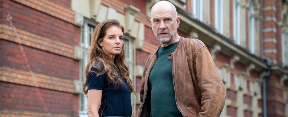 Yvonne Catterfeld und Götz Schubert kehren als Ermittler zurück. – Bild: MDR/Molina Film/Oliver Feist
