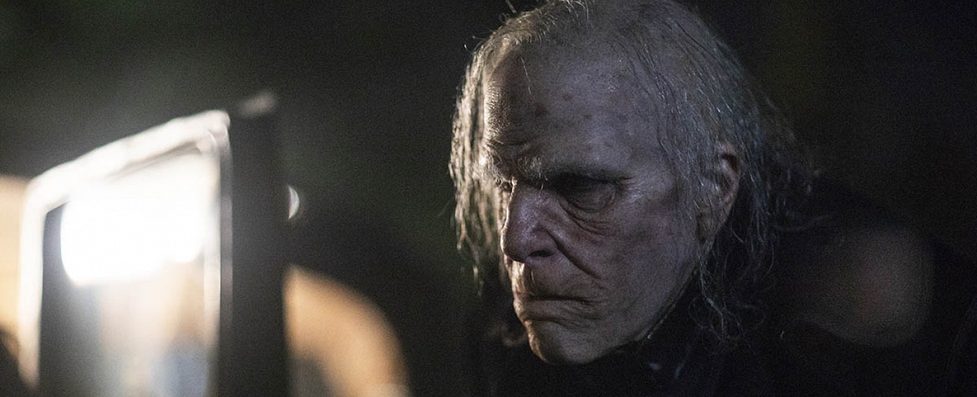 „NOS4A2“: Gruselserie um Weihnachtsvampir und seine Limousine verfranzt sich – Review – Verfilmung des Romans von Joe Hill unausgeglichen zwischen Coming-of-Age-Drama und Horror-Fantasy – Bild: AMC