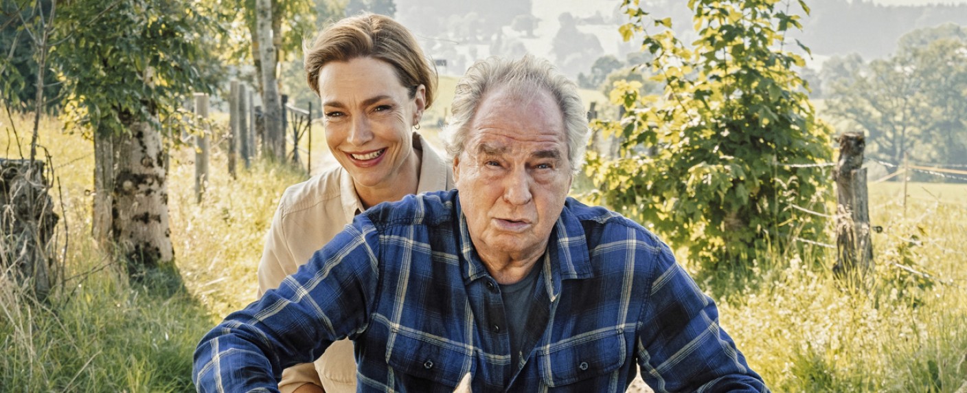 „Zimmer mit Stall“: Zwei neue Folgen im November – Mit Aglaia Szyszkowitz und Friedrich von Thun – Bild: ARD Degeto/​Hendrik Heiden