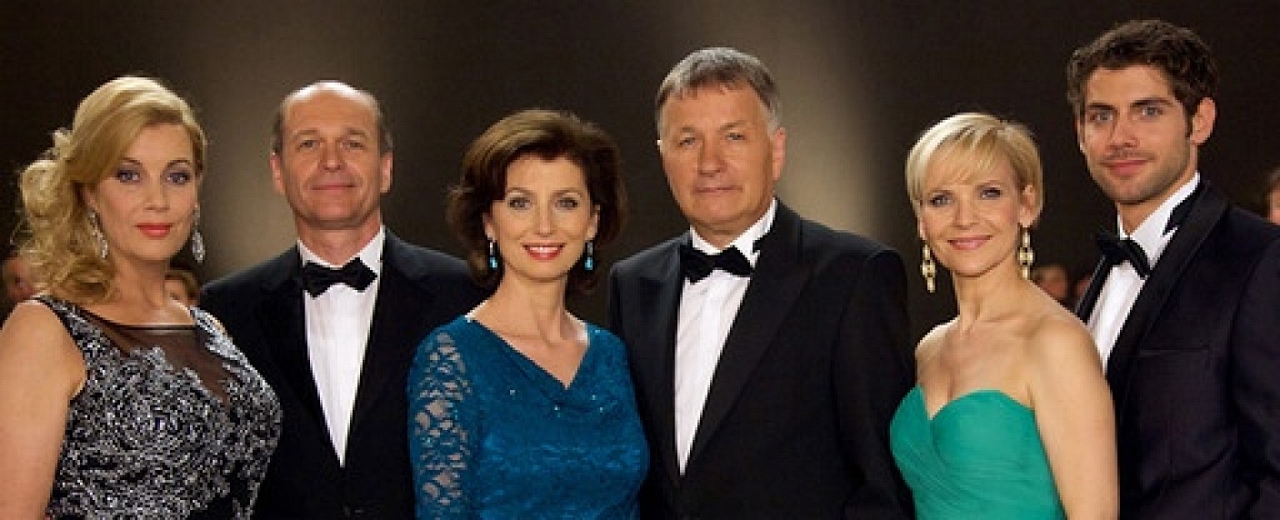 700. Folge „In aller Freundschaft“: „Die jungen Ärzte“ besuchen die Sachsenklinik – Drehstart zur Jubiläumsepisode – Bild: Wernicke/​MDR/​Saxonia