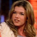 Anke Engelke lästert über den „Schnarchladen“ ZDF – Komikerin sehnt Fortsetzung von „Blind Date“ herbei – Bild: WDR/​Melanie Grande