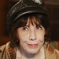Lily Tomlin im ABC-Comedypiloten „Malibu County“ – Erste feste Serienrolle seit „Murphy Brown“ – Bild: ABC