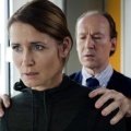 „Es ist nicht vorbei“: Anja Kling und Ulrich Noethen – Bild: SWR/Gordon Muehle „Es ist nicht vorbei“: Anja Kling und Ulrich Noethen – Bild: SWR/Gordon Muehle