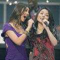 Nickelodeon kündigt neue Folgen seiner Zeichentrickserien an – Mash-Up-Movie mit „iCarly“ und „Victorious“ im Oktober – Bild: Victoria Justice Miranda Cosgrove