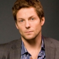 Jamie Bamber in TNT-Serie „Perception“ – Ex-’Apollo’ an der Seite von Eric McCormack – Bild: ITV