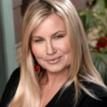 Jennifer Coolidge zieht neben „2 Broke Girls“ ein – Stifflers Mom als neue Nachbarin in der CBS-Sitcom – Bild: NBC