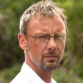 John Simm übernimmt Hauptrolle in „Intruders“ – Übernatürlicher Thriller für BBC America – Bild: Sky1