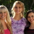Amy Ruffle (Sirena), Lucy Fry (Lyla) und Ivy Latimer (Nixie) – Bild: ZDF/Jonathan M. Shiff Productions Pty. Ltd