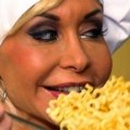 Dolly Buster mag Pasta – Bild: VOX / ITV Studios Germany