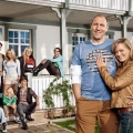 „Patchwork Family“: Sat.1 dreht Vorabend-Soap mit Laiendarstellern – Krisensender versucht es mit eigenem „Berlin – Tag und Nacht“ – Bild: Sat.1/​Bernd Jaworek