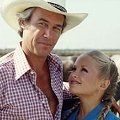 Steve Kanaly und Charlene Tilton als Ray und Lucy im „Dallas“-Original – Bild: Warner Bros./Lorimar