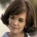 Katie Holmes als Jackie Kennedy – Bild: Reelz Channel