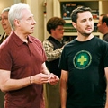 Wil Wheaton und Brent Spiner bei „Big Bang Theory“ – Kleine „Star Trek: TNG“-Reunion in der CBS-Sitcom – Bild: CBS