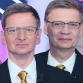 Jauch gegen Jauch beim „Wer wird Millionär?“-Promispecial – Kessler, Magath, Drews und Cindy aus Marzahn zu Gast – Bild: RTL /​ Frank Hempel