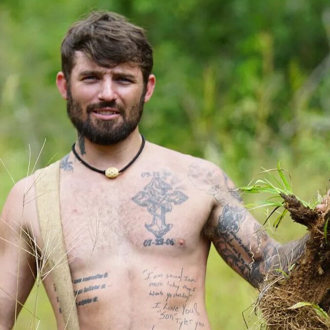 Naked Survival – Ausgezogen in die Wildnis – Bild: Warner Bros. Discovery Naked Survival – Ausgezogen in die Wildnis – Bild: Warner Bros. Discovery