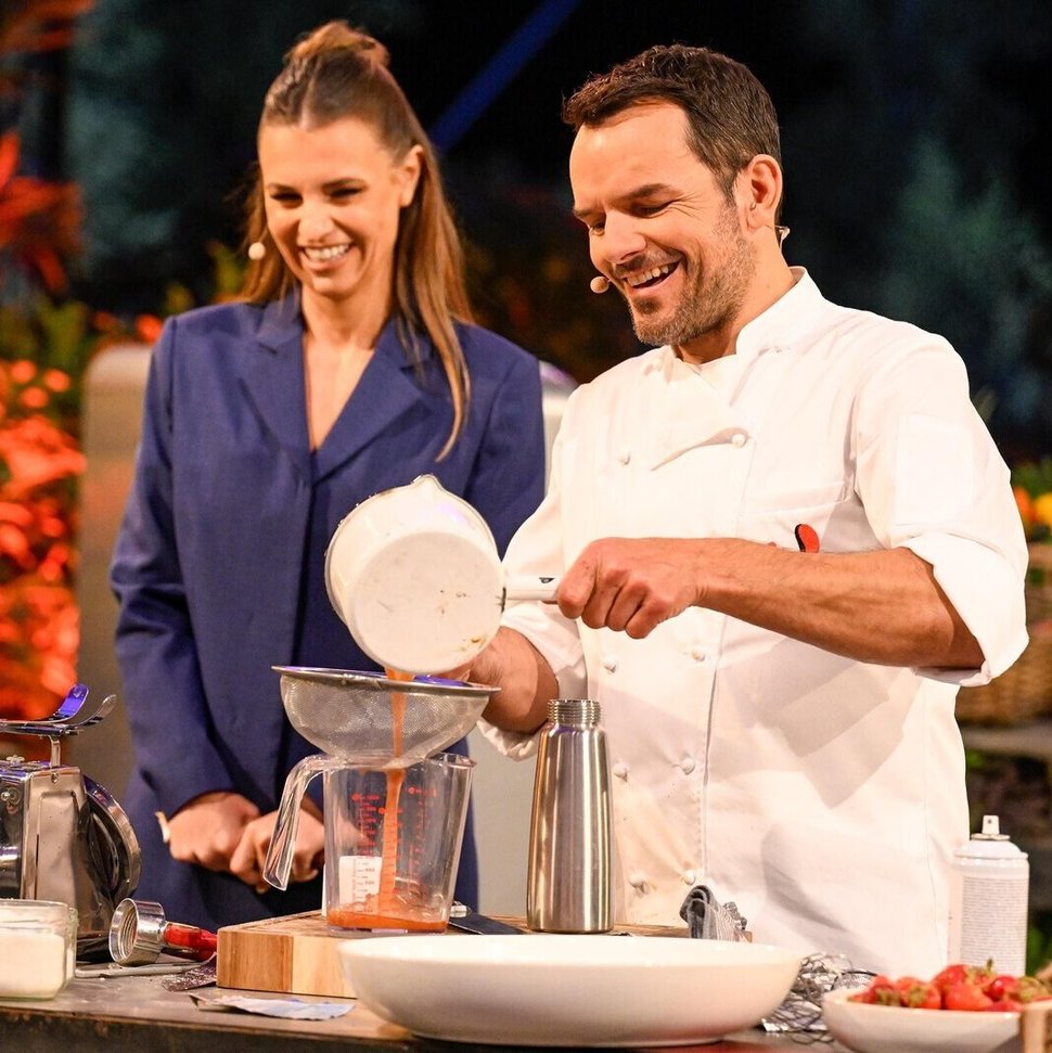 Grill den Henssler – Bild: RTL / Markus Hertrich / Lilly Becker, Calvin Kleinen, Tony Bauer Grill den Henssler – Bild: RTL / Markus Hertrich / Lilly Becker, Calvin Kleinen, Tony Bauer