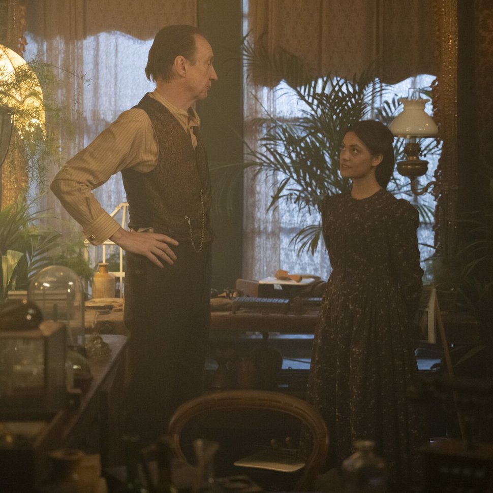 Sherlock & Daughter – Bild: The CW / Albion Television Ltd. All rights reserved.