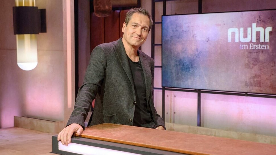 Nuhr im Ersten – Bild: rbb/Thomas Ernst Nuhr im Ersten – Bild: rbb/Thomas Ernst