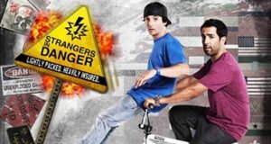 Strangers in Danger – Bild: FuelTV/Mandat Bros. Production 2012 Strangers in Danger – Bild: FuelTV/Mandat Bros. Production 2012