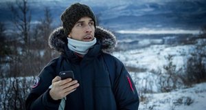 Stupid Man, Smart Phone – Bild: BBC three Stupid Man, Smart Phone – Bild: BBC three