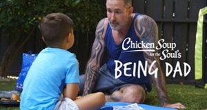 Chicken Soup for the Soul: Vaterschaft – Bild: Netflix/Chicken Soup for the Soul Entertainment Chicken Soup for the Soul: Vaterschaft – Bild: Netflix/Chicken Soup for the Soul Entertainment
