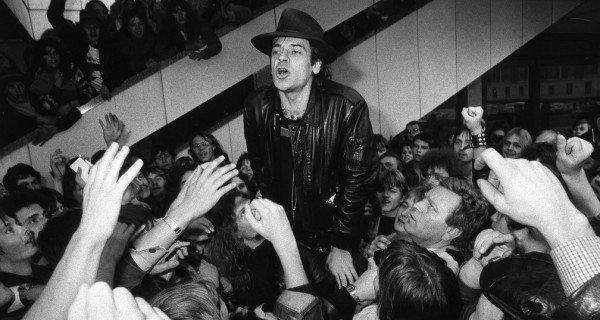 DDR unglaublich – Bild: ZDF/ullstein bild - Wolfgang Bera DDR unglaublich – Bild: ZDF/ullstein bild - Wolfgang Bera