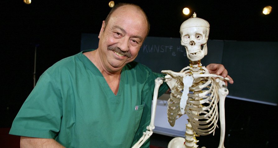 Dr. Ludger Stratmann Solo: Kunstfehler – Bild: WDR/Dirk Bohm