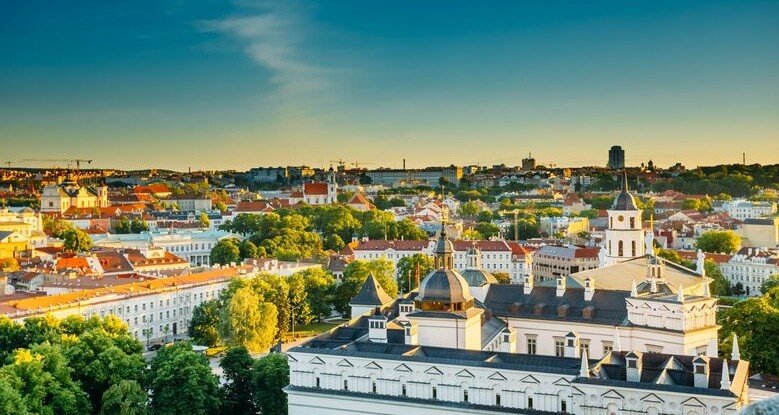 Drei Stacheln im russischen Fleisch – Bild: Shutterstock / Grisha Bruev Drei Stacheln im russischen Fleisch – Bild: Shutterstock / Grisha Bruev